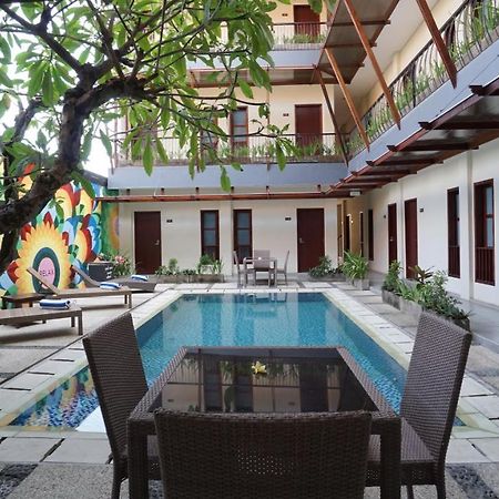 Reddoorz Near Legian Street Hotel Exterior photo