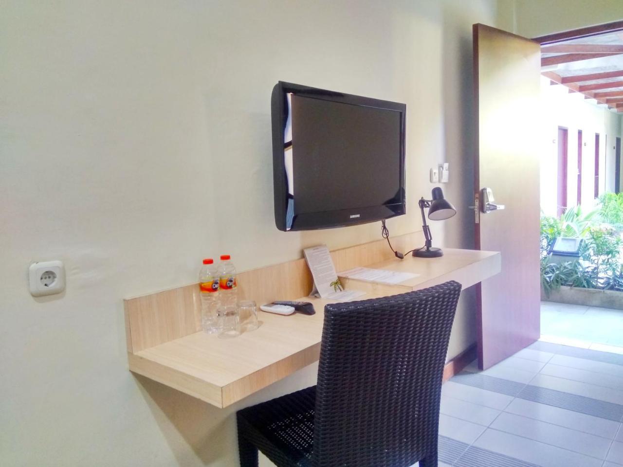 Reddoorz Near Legian Street Hotel Exterior photo