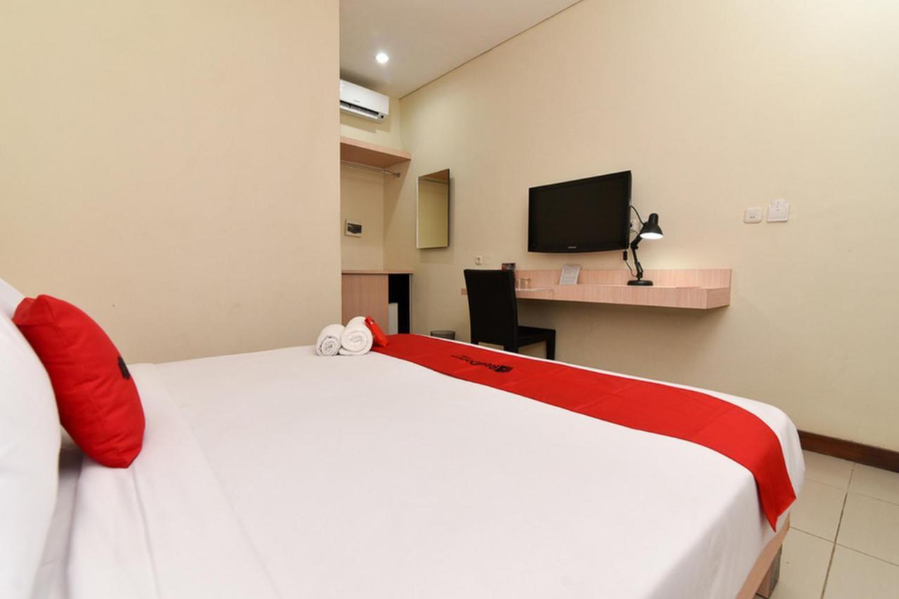 Reddoorz Near Legian Street Hotel Exterior photo